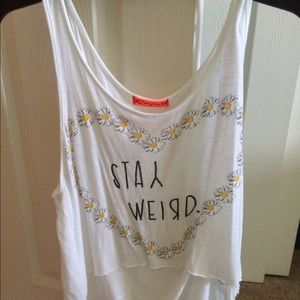 White t-shirt "Stay Weird"
