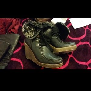 Wedge boots