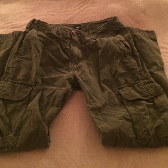 Gap men's dark green cargo pants