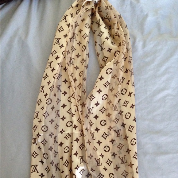 Louis Vuitton Accessories - Louis Vuitton scarf