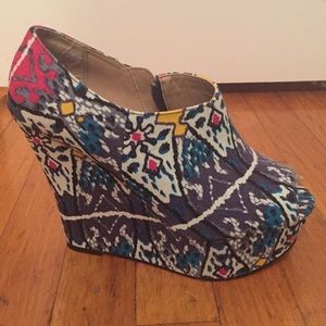 Tribal wedges