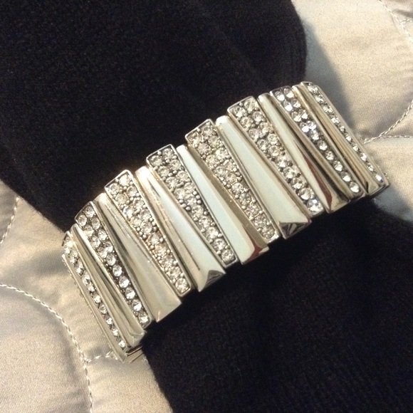 Ann Taylor Jewelry - 🎉HOST PICK🌟🎈ANN TAYLOR PAVE PYRAMID BRACELET