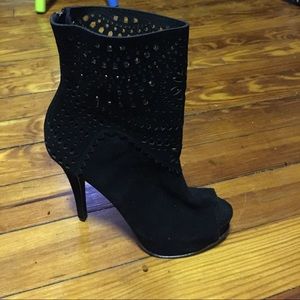 Pour La Victoire black heeled boots