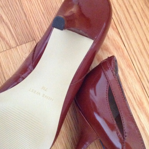 Nine West pump - Picture 3 of 3