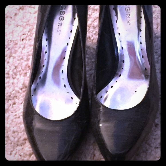 BCBG pumps, black, size 8 - Picture 1 of 2