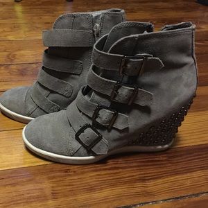 Designer Wedges sneakers   Gabriella Rocha suede