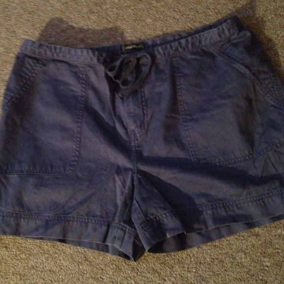 Grey shorts