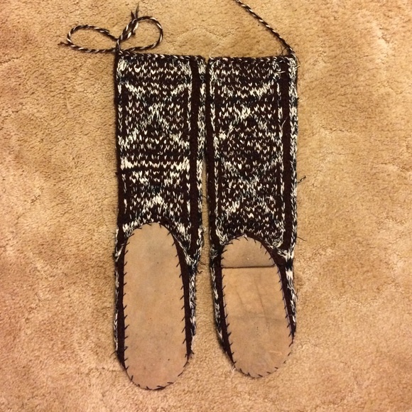 Wool Mukluks size 5-6 - Picture 2 of 3