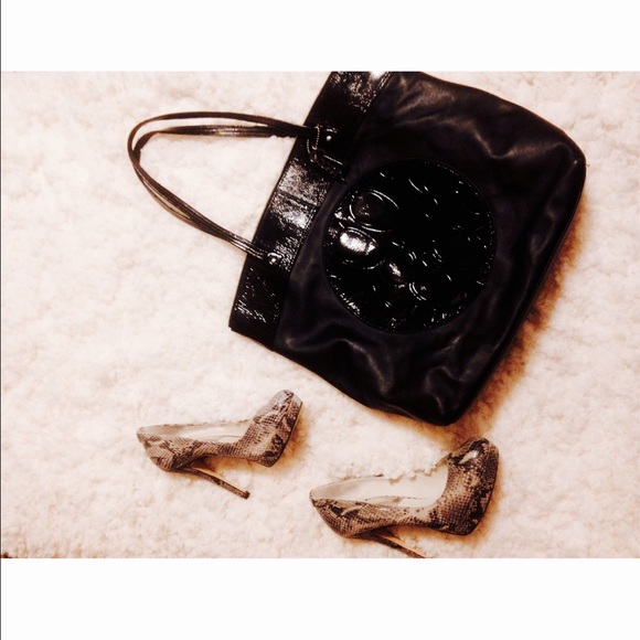 Coach Handbags - 🚫Sold🚫Coach Zipper top Tote Black leather