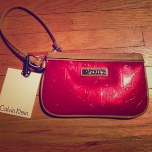 Red clutch