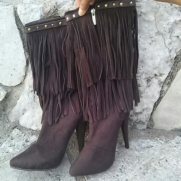 Beautiful brown fringe boots! - Picture 2 of 3