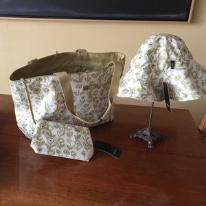 Matching canvas tote, small makeup bag and sun hat