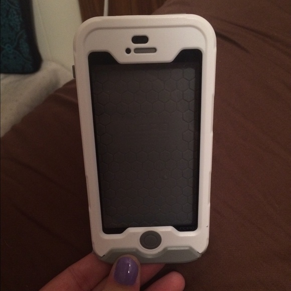 Incipio Waterproof IPhone 5/5s case.