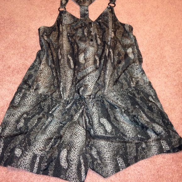 Guess romper