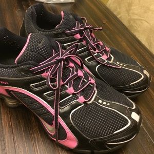 Bundled with Bebe necklace