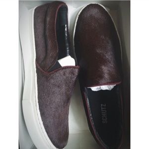 Schutz slip on in Vino!!
