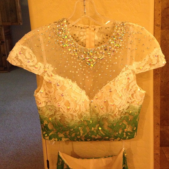 Pageant/Prom dress - Picture 2 of 4