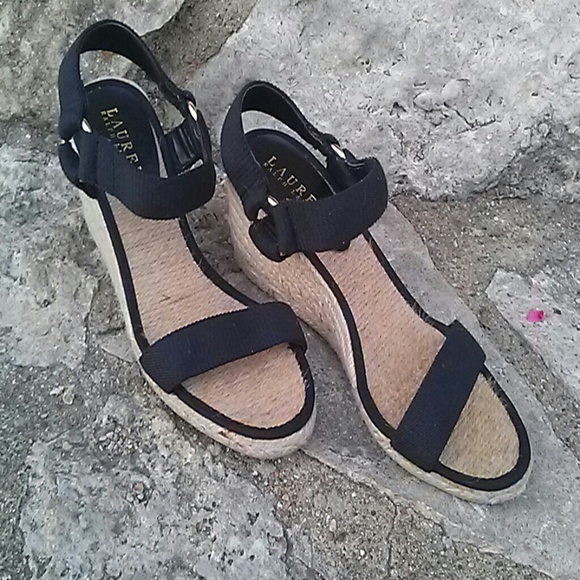 Gorgeous black and tan Ralph Lauren sandals - Picture 2 of 3