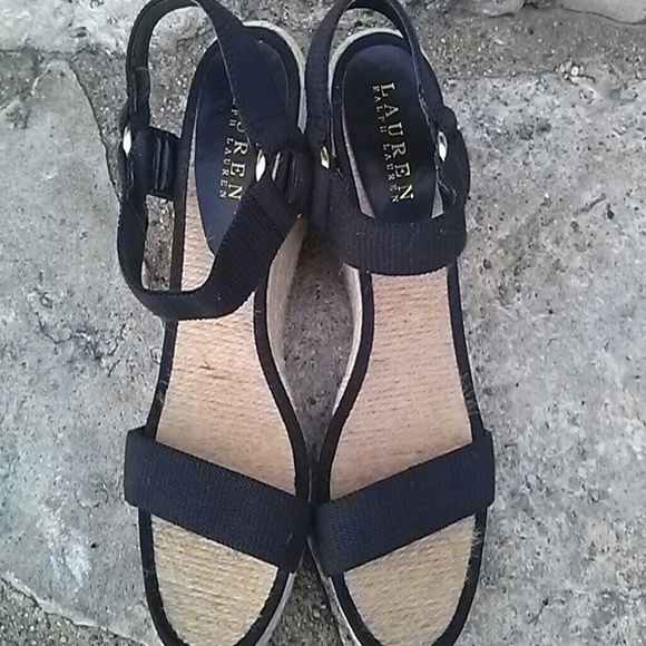 Gorgeous black and tan Ralph Lauren sandals - Picture 3 of 3