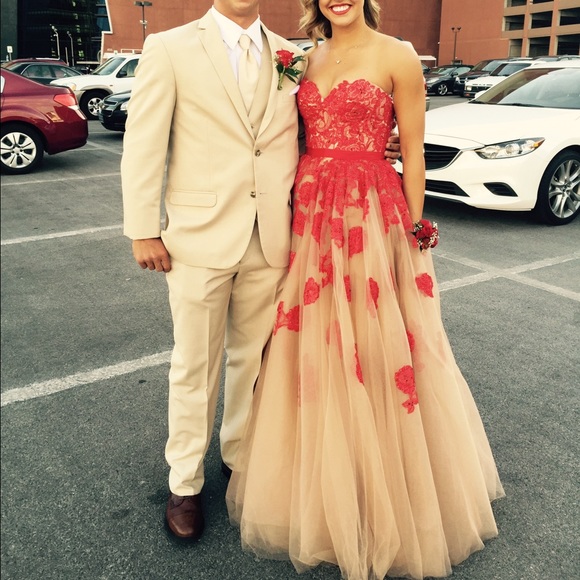 Beautiful Sherri hill prom dress😍 - Picture 3 of 4