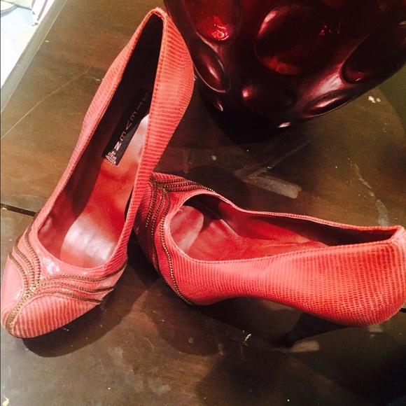 Snake print pumps - Picture 3 of 3