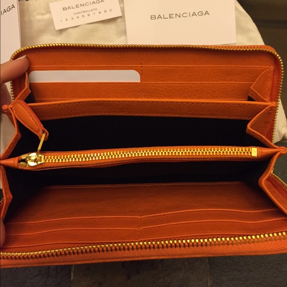 *SOLD ON TRADESY**NIB Balenciaga Giant Zip Wallet - Picture 2 of 4