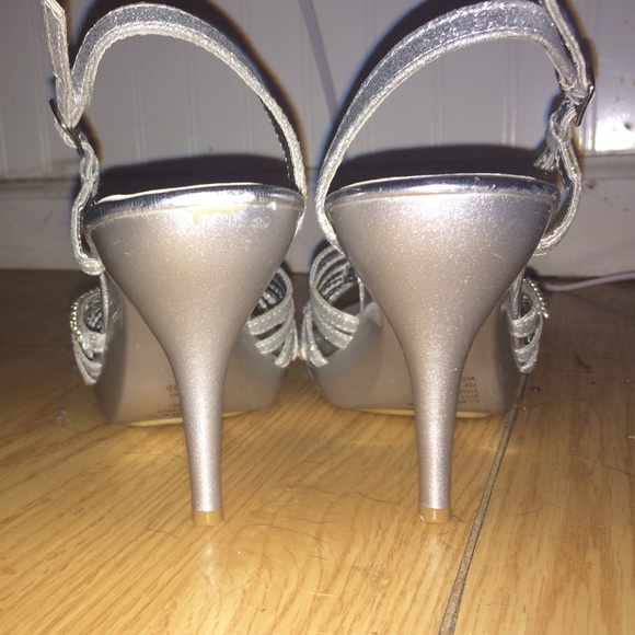 size 8.5 high heels - Picture 2 of 4