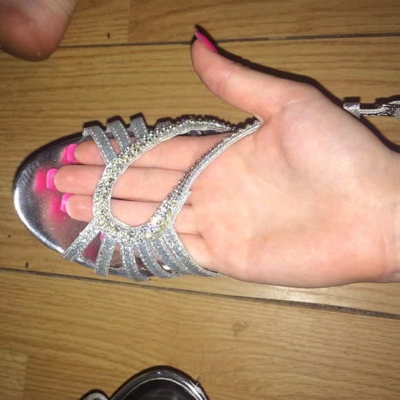 size 8.5 high heels - Picture 4 of 4