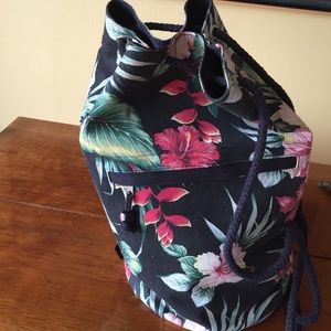 Hawaiian shoulder tote