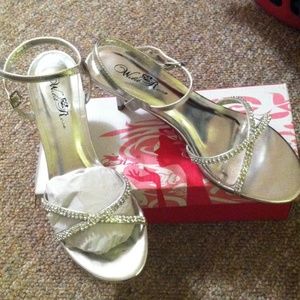 BRAND NEW HEELS