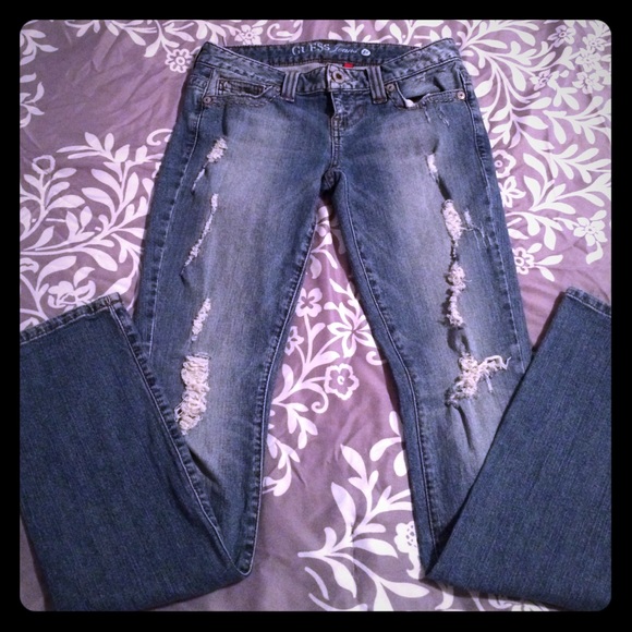 Flirty Straight Guess Denim Distressed Jeans Sz 26