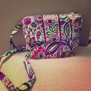 Adorable Vera Bradley Crossbody purse!