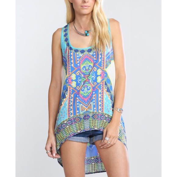 🚨1 HR SALE🚨CHANDARA print hi-lo top - SKY BLUE - Picture 2 of 3