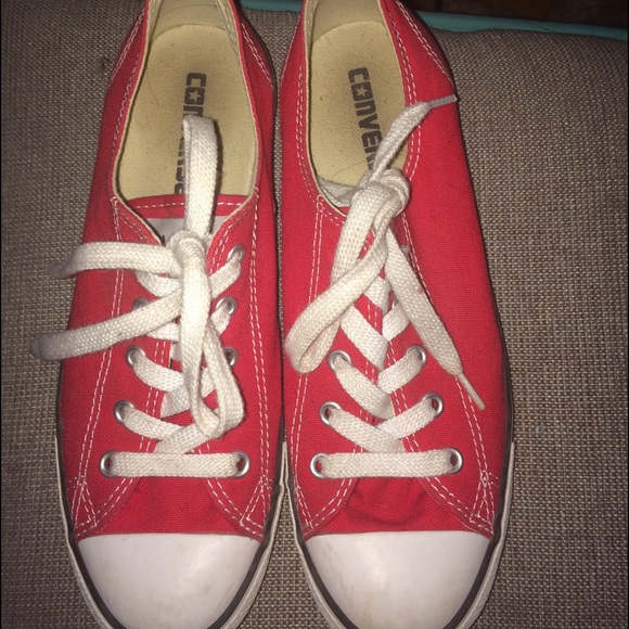Red dainty converse! ❤️