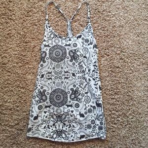 Patterned tanktop worn twice