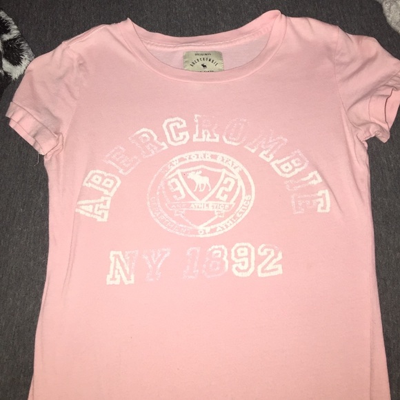 XS baby pink tee