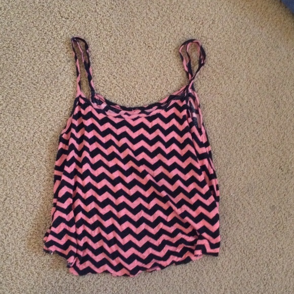 BUNDLE 3 adorable crop tops