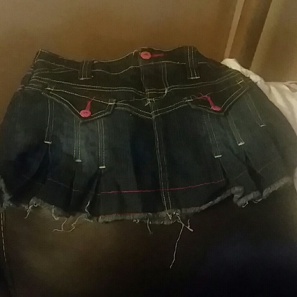 Denim skirt.