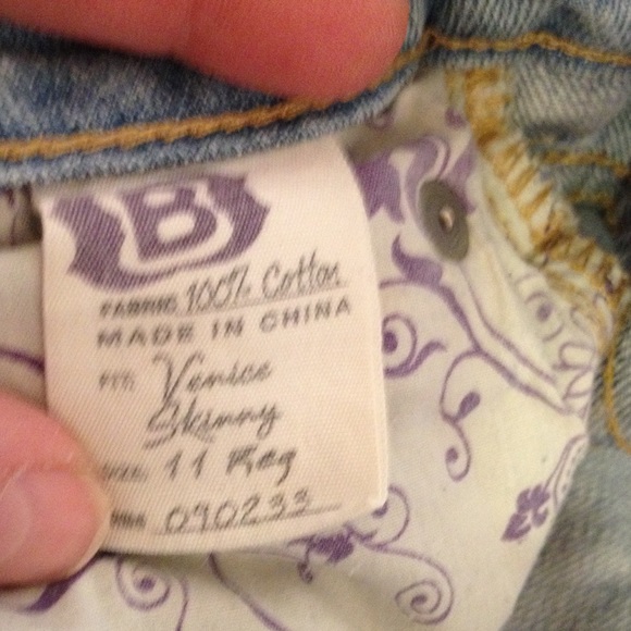 Cut Off Denim Shorts - Picture 3 of 4