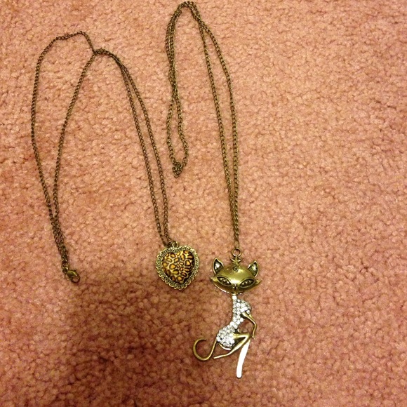 Necklaces 💕 - Picture 2 of 3