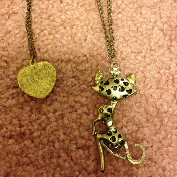 Necklaces 💕 - Picture 3 of 3