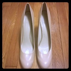 Sale today ONLY!Impeccable Nine West Pumps