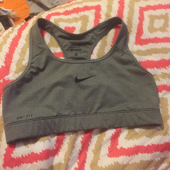 Nike pro sports bra