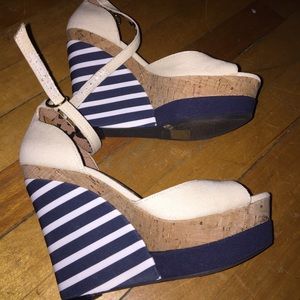 Jessica Simpson nautical wedges. Blue/ beige