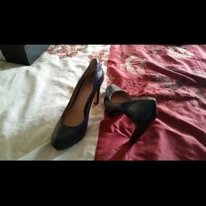 Vince Camuto Niomi Platform Pumps