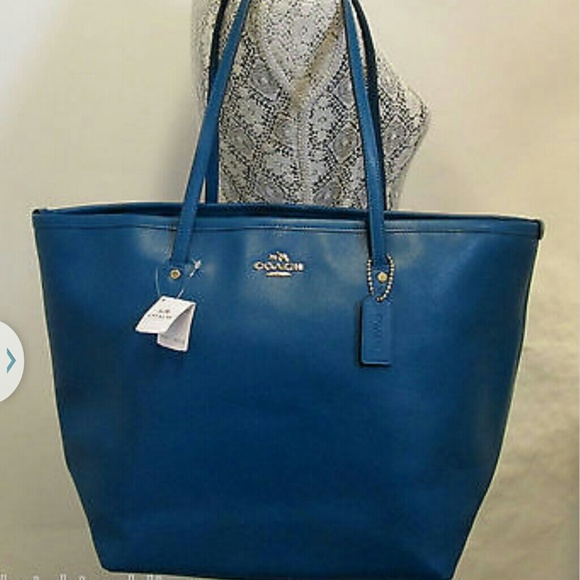 Coach Handbags - Coach Large taxi tote