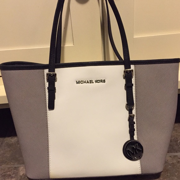 Michael Kors Handbags - Michael Kors Tote