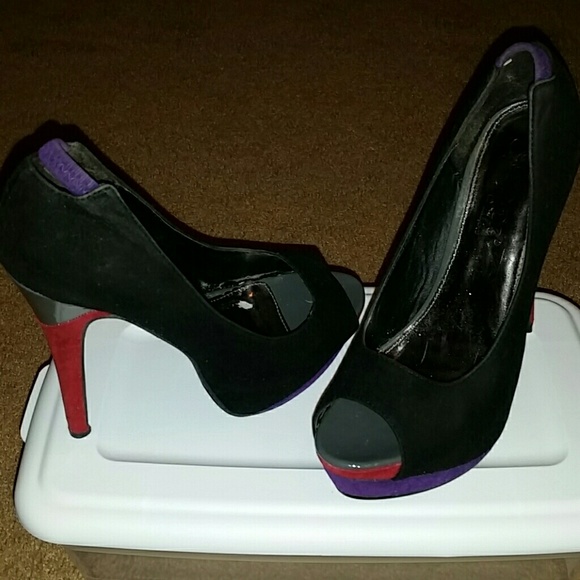 Color Block Heels! - Picture 2 of 3