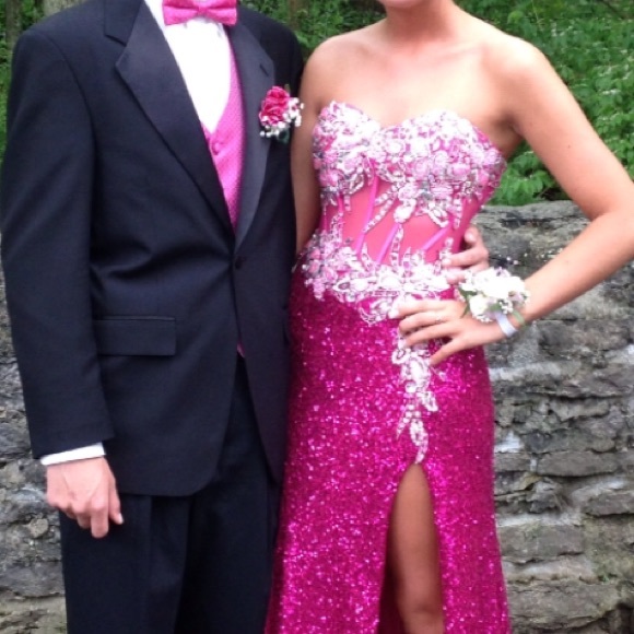 Prom dress! - Picture 3 of 4