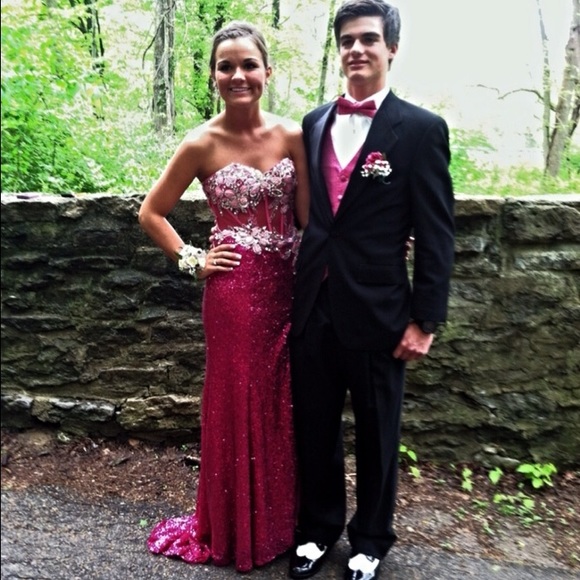 Prom dress! - Picture 4 of 4